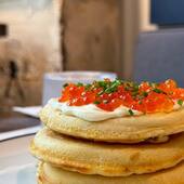 C’est la chandeleur dans nos Delikatessens !! 🤩
Découvrez nos blinis : salé avec du saumon, de la crème ou du caviar ! 🥞🧡
C’est fait maison et disponible dans toutes nos boutiques 😋

@kaviari_paris
@kaviaridelikatessens

#kaviari #kaviariparis #kaviari_paris #kaviaridelikatessen #épicerie #épiceriefine #recette #chandeleur #blinis #crêpes
